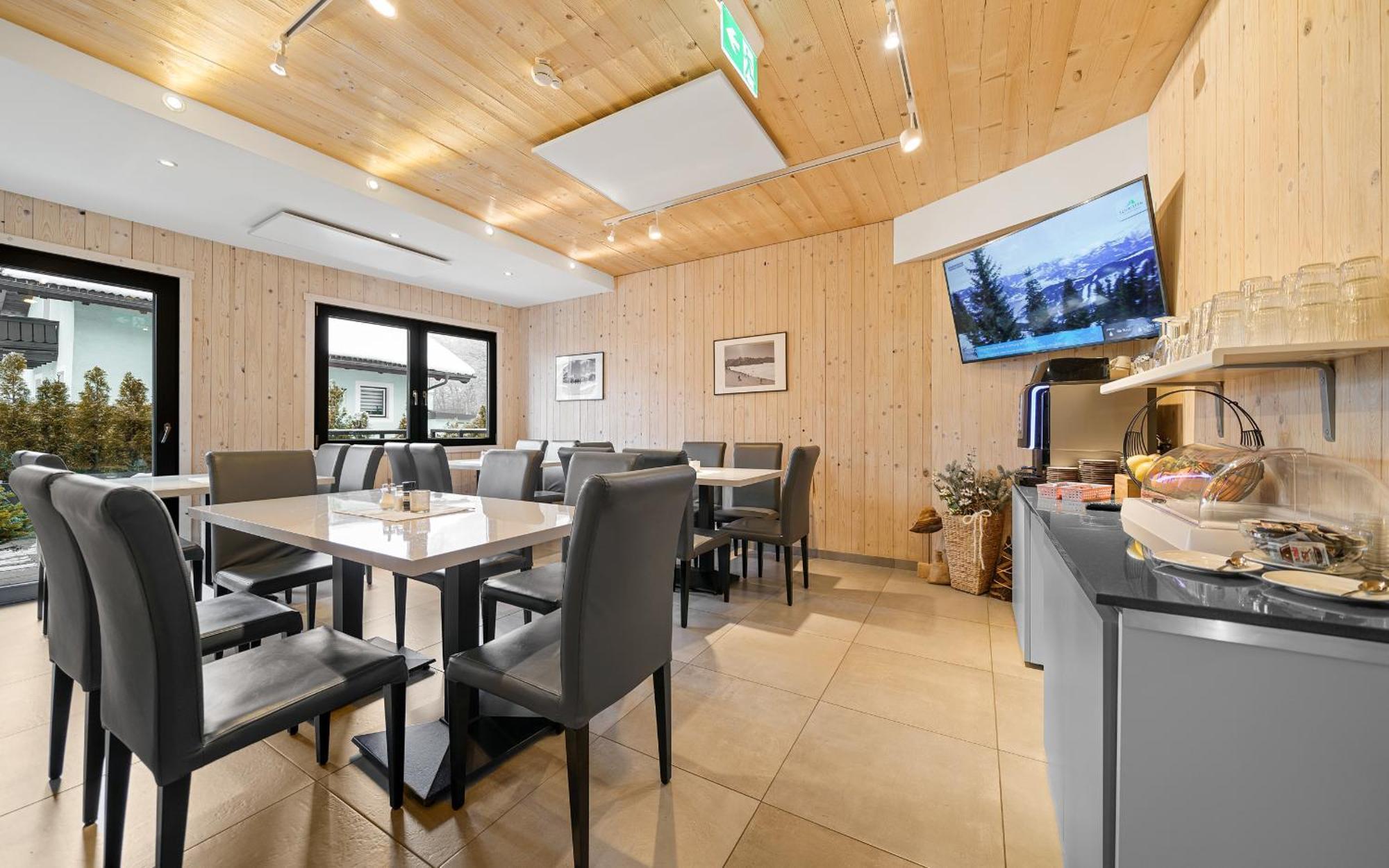 Zell Am Aparthotel *
